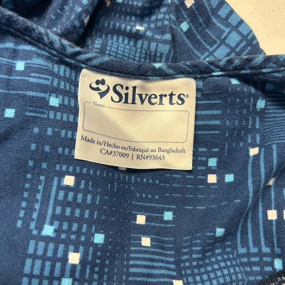 SILVERTS Men's Flannel Hospital & Home Care Gown (two gowns in this listing) - Picture 8 of 15